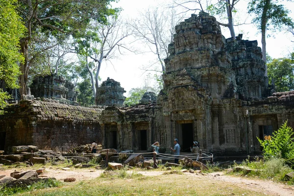 Ancien Temple Cambodgien Avec Ruines Arbres Temple Phrom — Photo