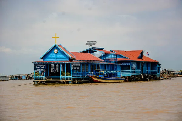 Házak Hajók Folyón Tonle Sap Village Kambodzsa — Stock Fotó