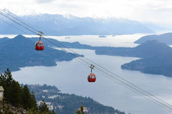 Cerro Otto 'nun Bariloche, Arjantin' deki güzel manzarası..