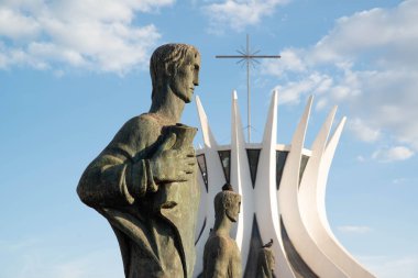 Brezilya 'daki Metropolitan Katedrali' nde heykel 