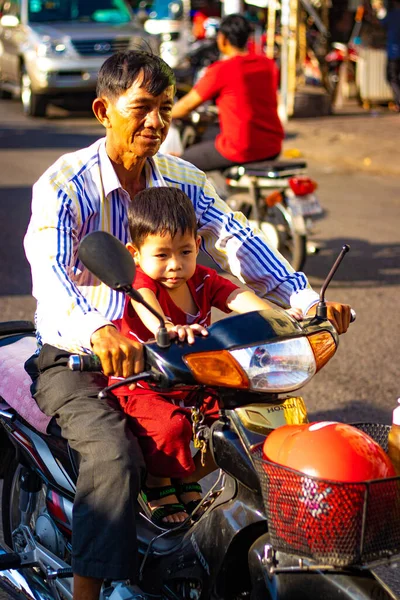 カンボジアの昼間のプノンペン市 — ストック写真