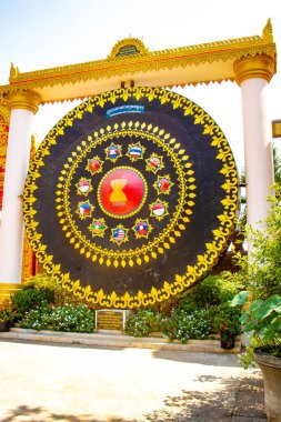 Kamboçya 'daki Phnom Penh Budist tapınağı süslemeleri 