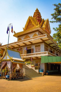 Kamboçya 'daki Phnom Penh Budist tapınağı süslemeleri 