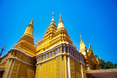 Kamboçya 'daki Phnom Penh Budist tapınağı süslemeleri 