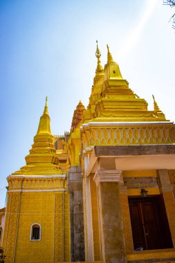 Kamboçya 'daki Phnom Penh Budist tapınağı süslemeleri 