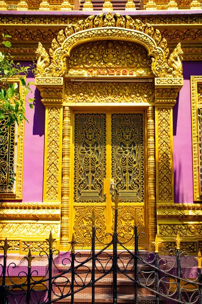 Буддийские Украшения Храма Пномпеня Камбодже — стоковое фото