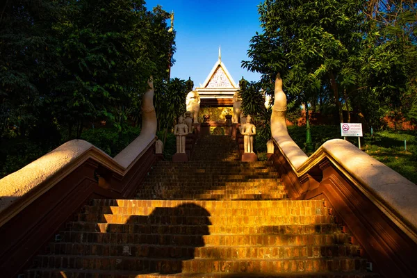 Буддийский Храм Днем Камбодже — стоковое фото