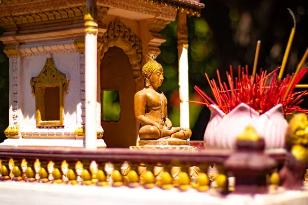 Image Rapprochée Statues Temple Bouddhiste Cambodge — Photo