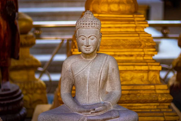 Detailní Záběr Soch Buddhistickém Chrámu Kambodža — Stock fotografie