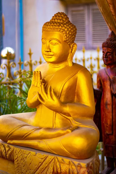 Image Rapprochée Statues Temple Bouddhiste Cambodge — Photo