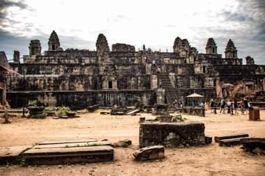 Angkor Antik Budist Tapınağı Kamboçya 'da gündüz vakti 
