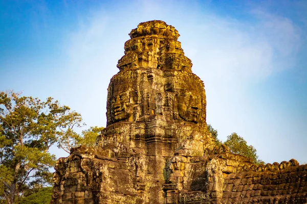 Крупный План Каменных Статуй Храме Камбоджа — стоковое фото