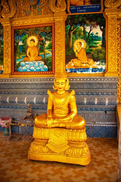 Cambodjaanse Boeddhistische Tempel Architectuur Beelden — Stockfoto
