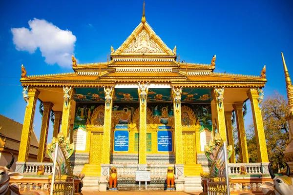 Architecture Statues Temple Bouddhiste Cambodgien — Photo