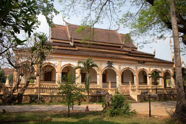 Arquitetura Estátuas Templo Budista Cambojano — Fotografia de Stock