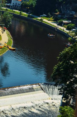 Yazın parkın manzarası