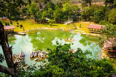 Vang Vieng şehrindeki Mavi Göl Parkı, Laos 