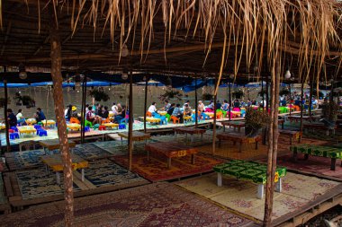 Nansong Nehri 'nin manzarası, Laos