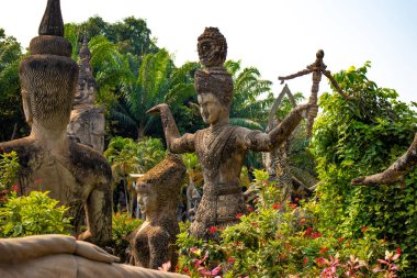 Buddha Parkı Laos 'ta eski usul duruyor. 
