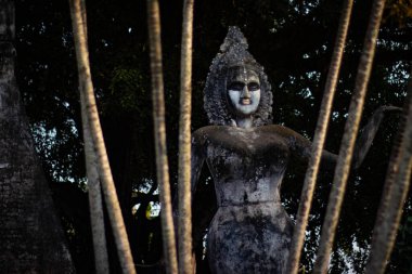 Buda Parkı 'ndaki taş heykel Laos 