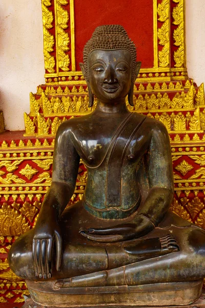 Close Uitzicht Het Beeld Van Boeddha Haw Phra Kaew Tempel — Stockfoto