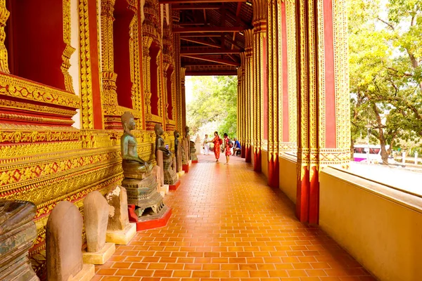 Azjatycka Stara Architektura Posągi Buddyjskiej Świątyni Laos — Zdjęcie stockowe