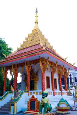 Budist tapınağındaki Asyalı eski mimari ve heykeller, Laos