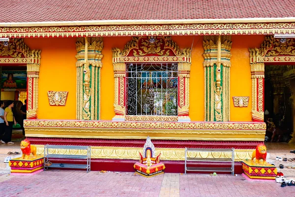 仏教寺院建築と装飾 ラオス — ストック写真