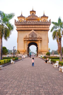 Patuxay Park 'ta mimarlık, Laos