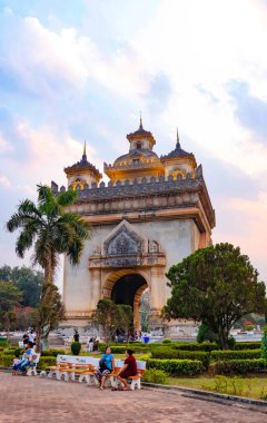 Patuxay Park 'ta mimarlık, Laos