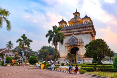 Patuxay Park 'ta mimarlık, Laos