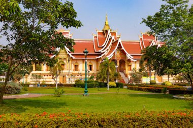 Luang Tapınağında güzel bir Budist mimarisi, Laos