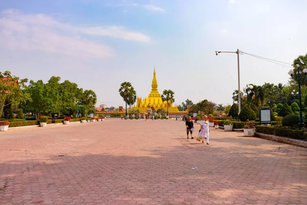Luang Tapınağında güzel bir Budist mimarisi, Laos
