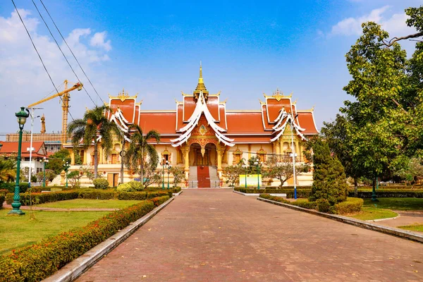 Luang Tapınağında güzel bir Budist mimarisi, Laos