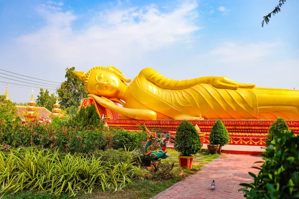 Buddha Vientiane 'de yatıyor, Laos