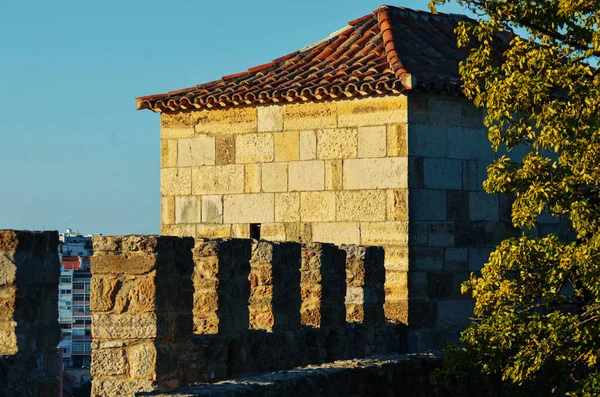 Θέα Ένα Παλιό Φρούριο Στη Λισαβόνα Πορτογαλία — Φωτογραφία Αρχείου