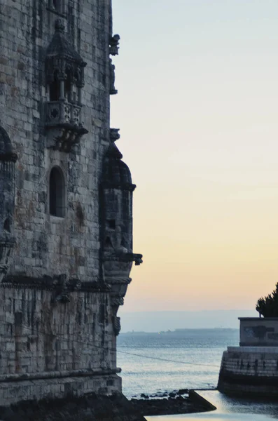 葡萄牙里斯本市的旧石塔 — 图库照片