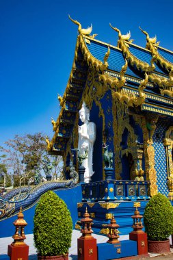 Tayland. Chiang Rai. Mavi Tapınak