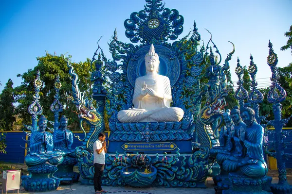 Tayland. Chiang Rai. Mavi Tapınak
