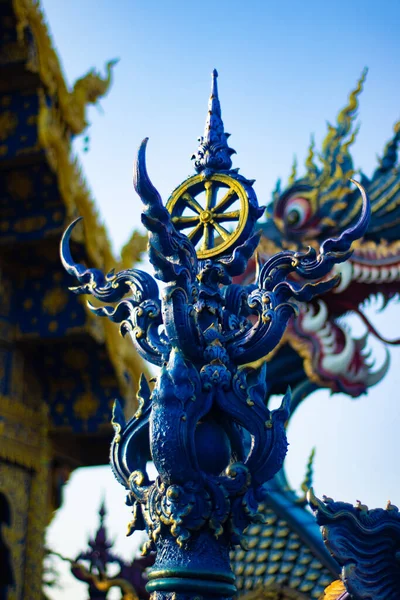 Tayland. Chiang Rai. Mavi Tapınak