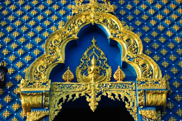 Tayland. Chiang Rai. Mavi Tapınak