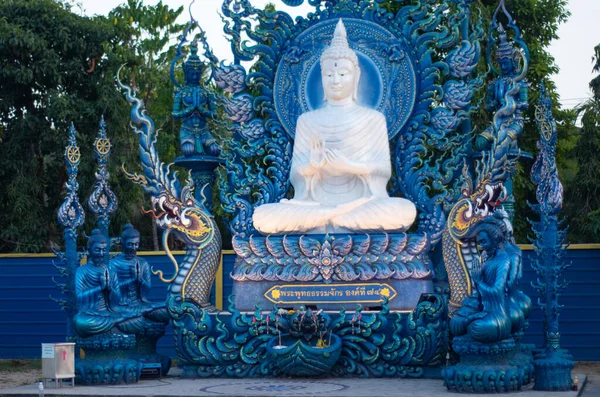 Tayland. Chiang Rai. Mavi Tapınak