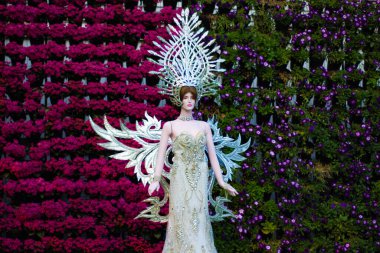 Tayland 'da Çiçek Festivali' nde kadın heykeli