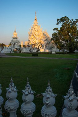 Tayland. Chiang Rai. Beyaz Tapınak