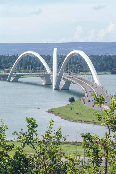 Brezilya, Brezilya 'da Köprü ve Göl
