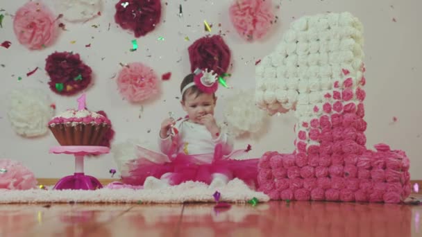 The first birthday of a little princess — Stock Video