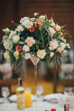 Lüks düğün. Rustik düğün tablo ve ahşap öğeleri ayrıntılarını