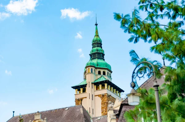 Переглянути Старовинному Палаці Європі Lillafured Угорщина Сонячний День Чисте Синє — стокове фото