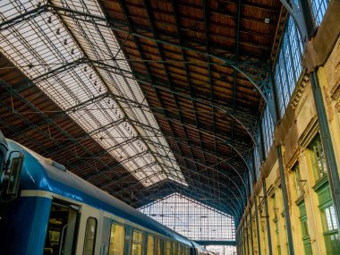 Budapeşte'deki Nyugati Tren İstasyonu'nun iç görünümü