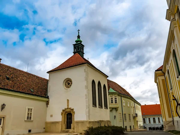 Vista de la Capilla de Santa Ana en Szekesfehervar —  Fotos de Stock